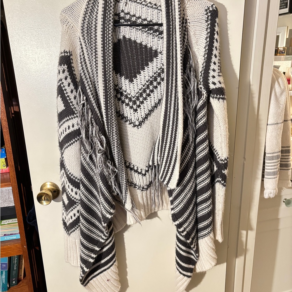 Geometric Patterned Black and White Sweater